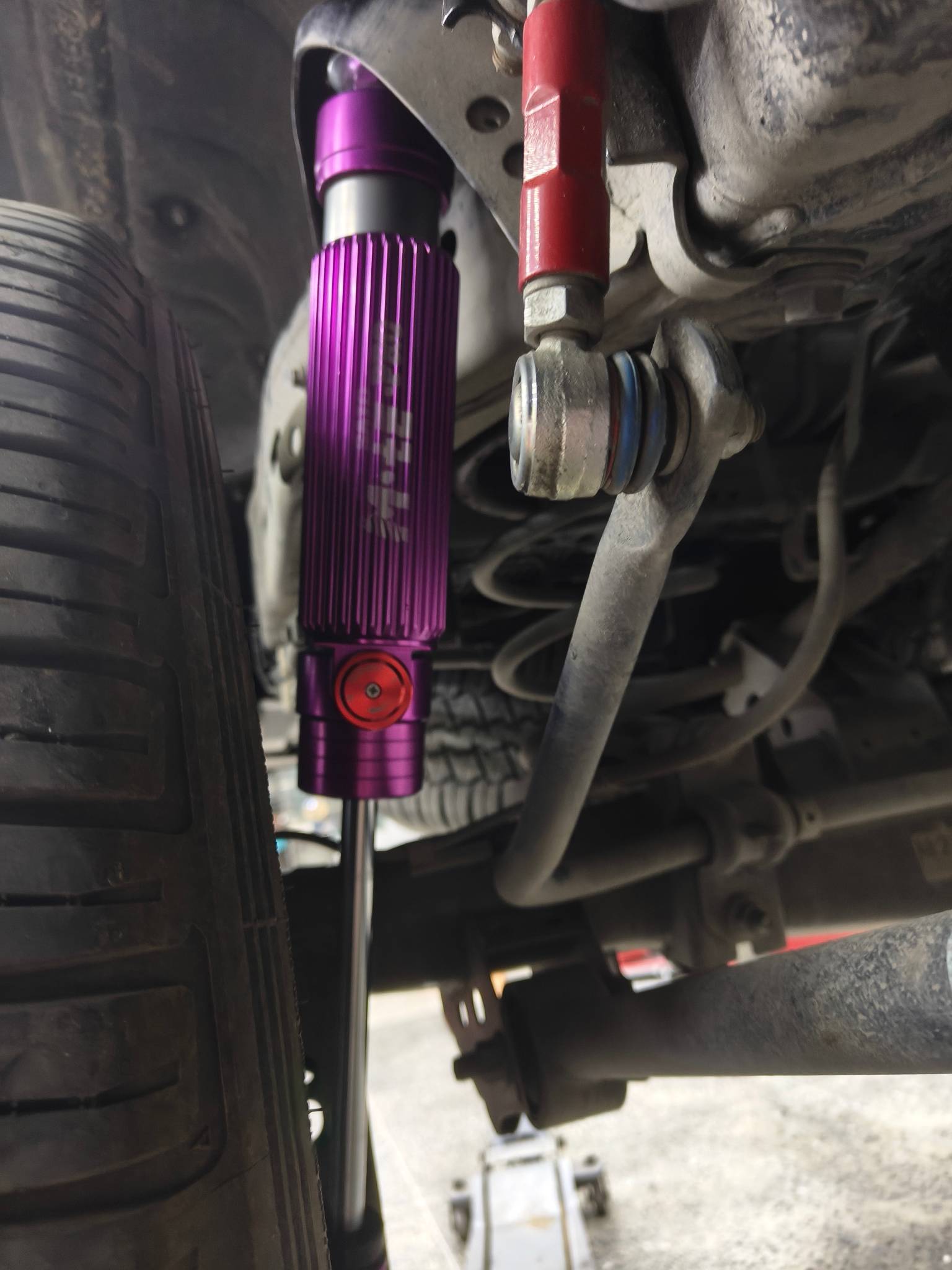 TOYOTA LandCruiser 250 LC250 Nitrogen shocks installation-3