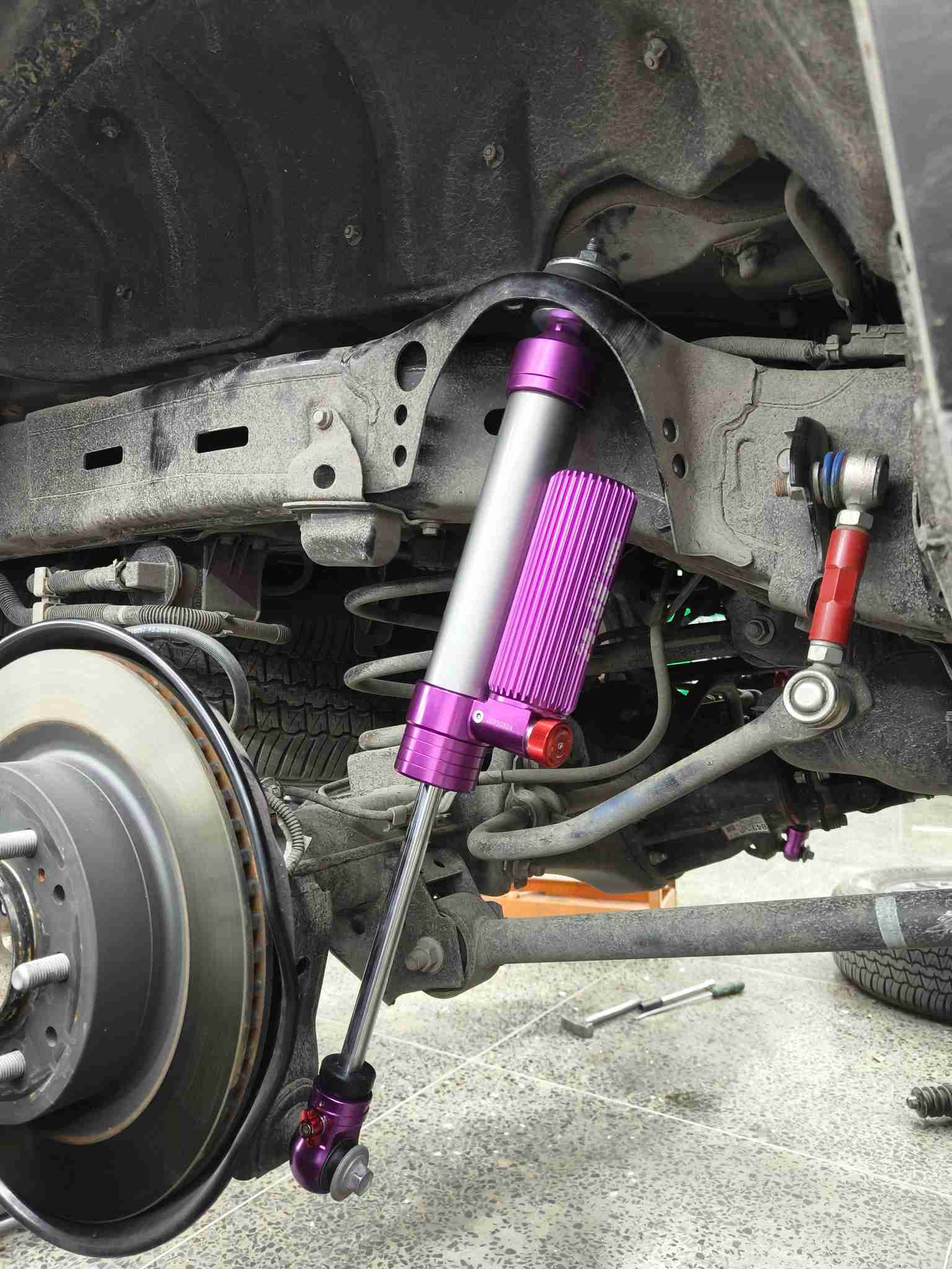 TOYOTA LandCruiser 250 LC250 Nitrogen shocks installation-4