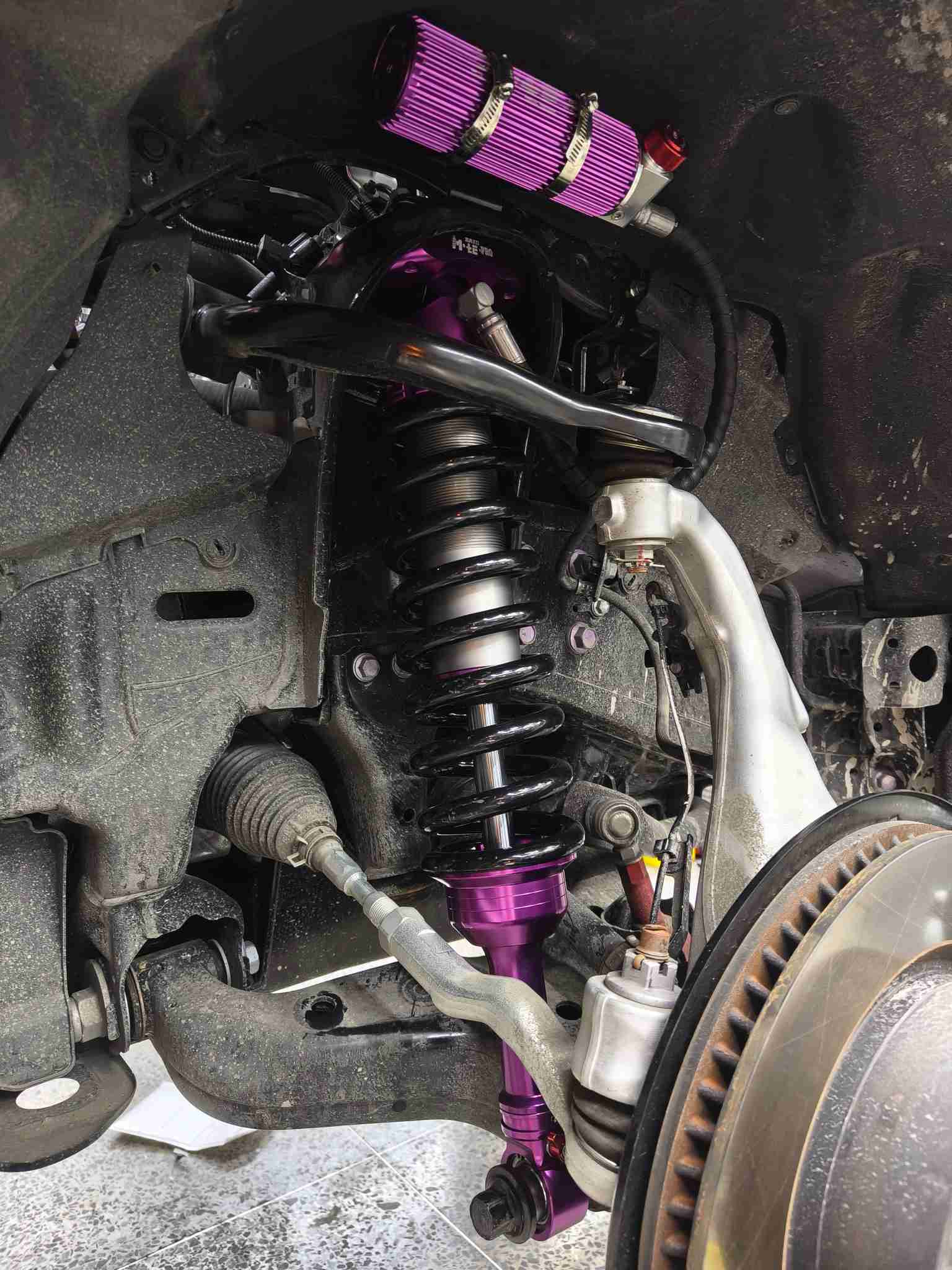 TOYOTA LandCruiser 250 LC250 Nitrogen shocks installation-6
